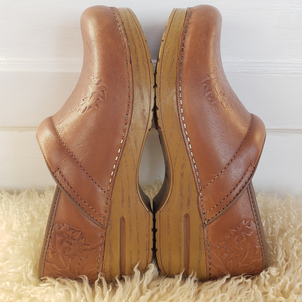 🌟SEE NEW LISTING🌟HP!🌾Limited Edition☆Dansko Honey Clogs☆Floral Embossed☆EU39- - Picture 11 of 16